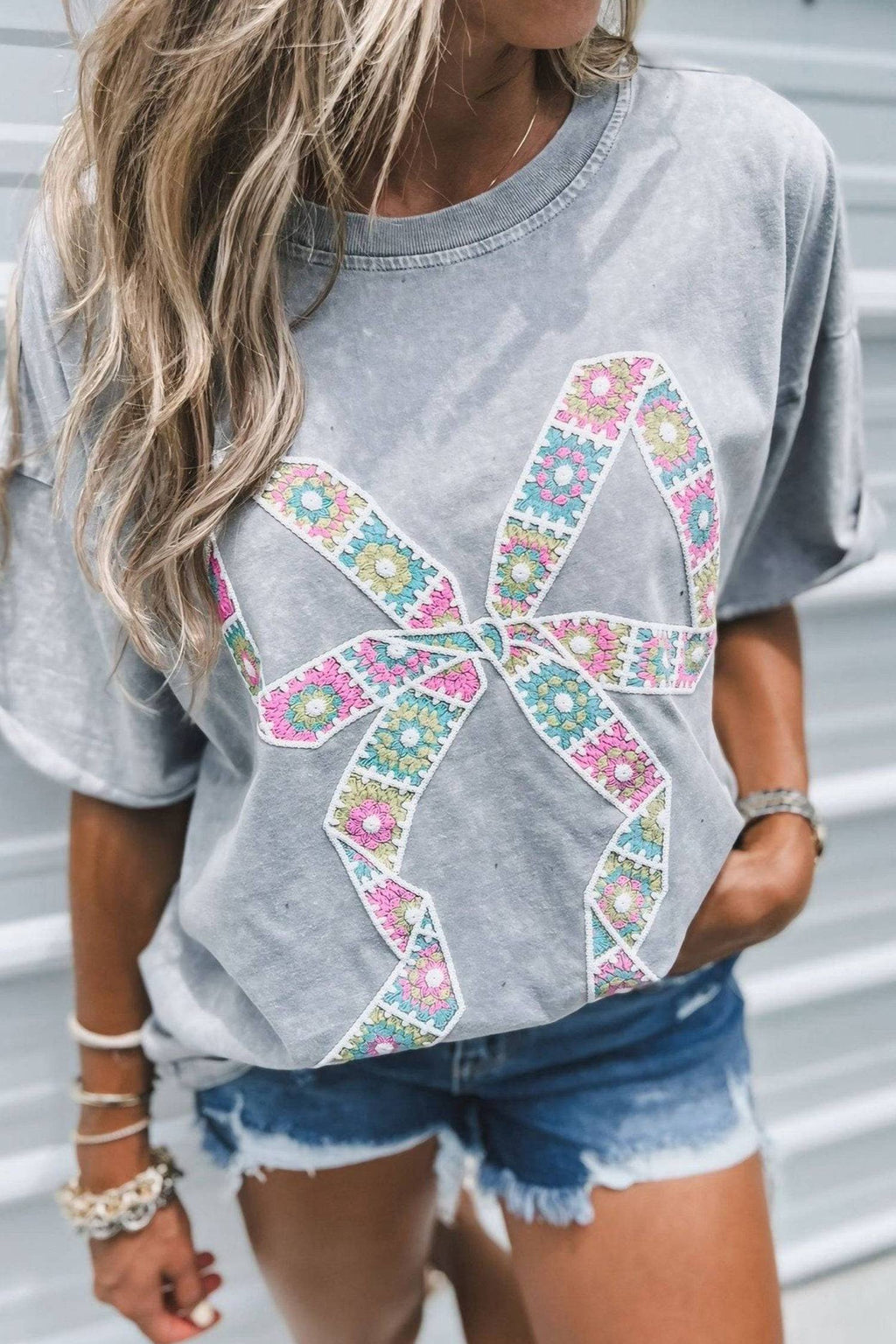 Oversized Crochet Bow Tee | Gray