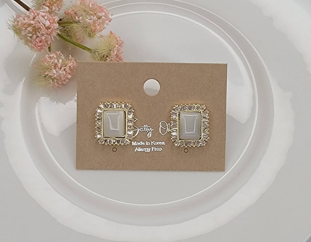 Small Cat Eye Earrings