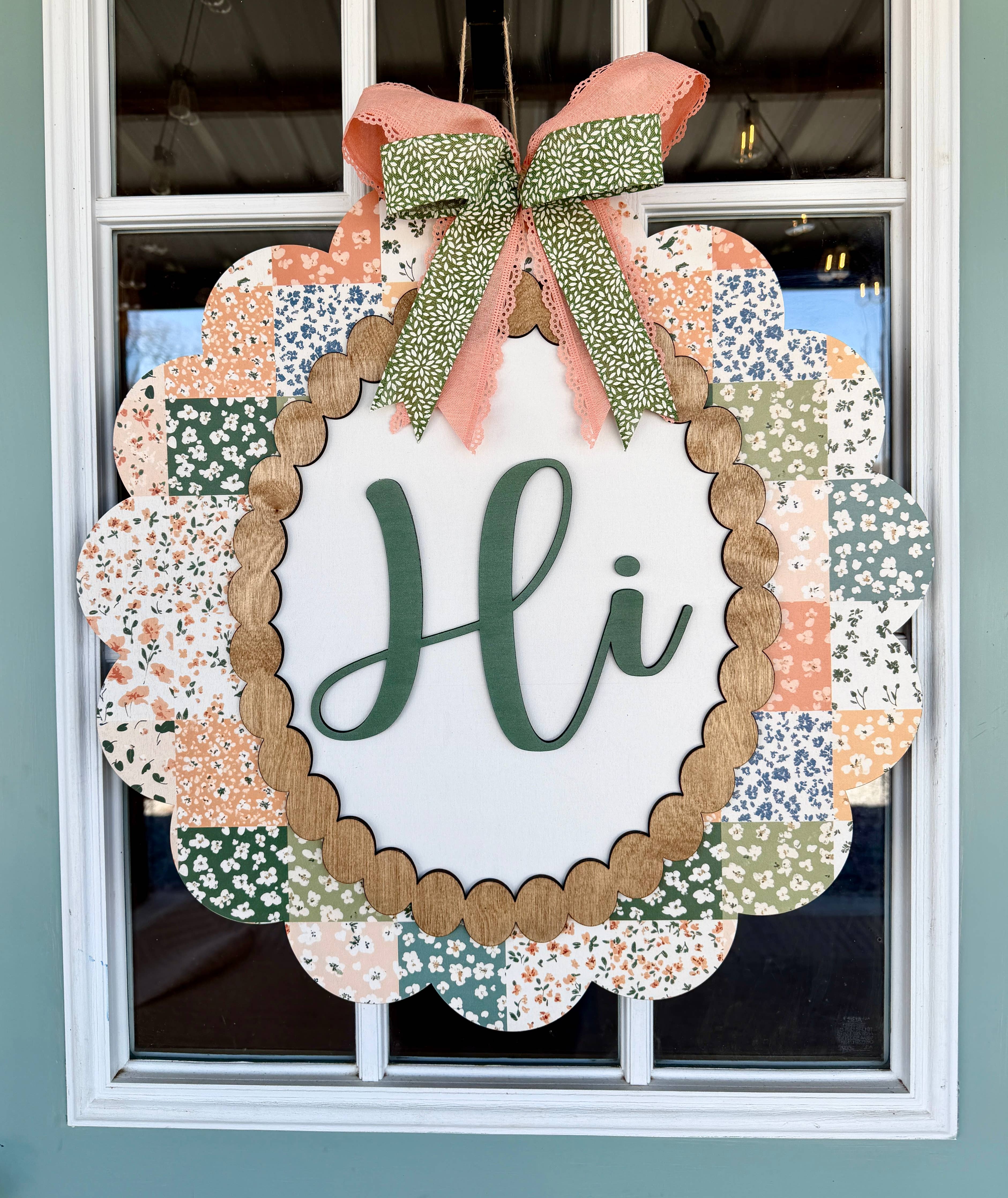 HI SCALLOPED SIGN
